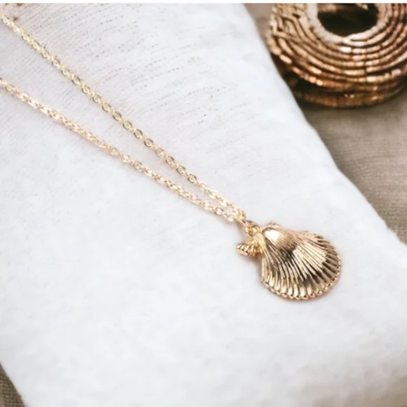 Brand New Minimalist Shell Necklace Gold 14k - Picture 1 of 6